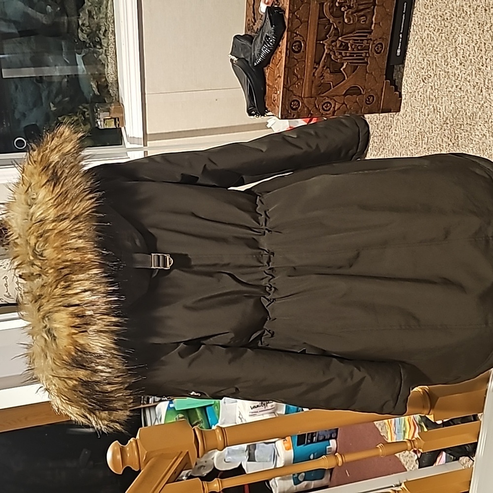 MICHAEL KORS COAT...army green..size medium...excellent condition - Picture 7 of 10